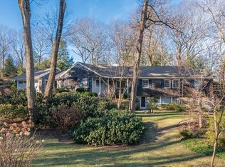 116 Rolling Ln, Weston, MA 02493