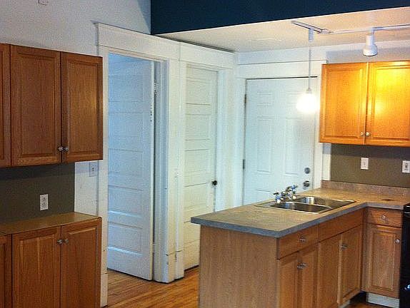2nd image of 920 E Meinecke Ave
