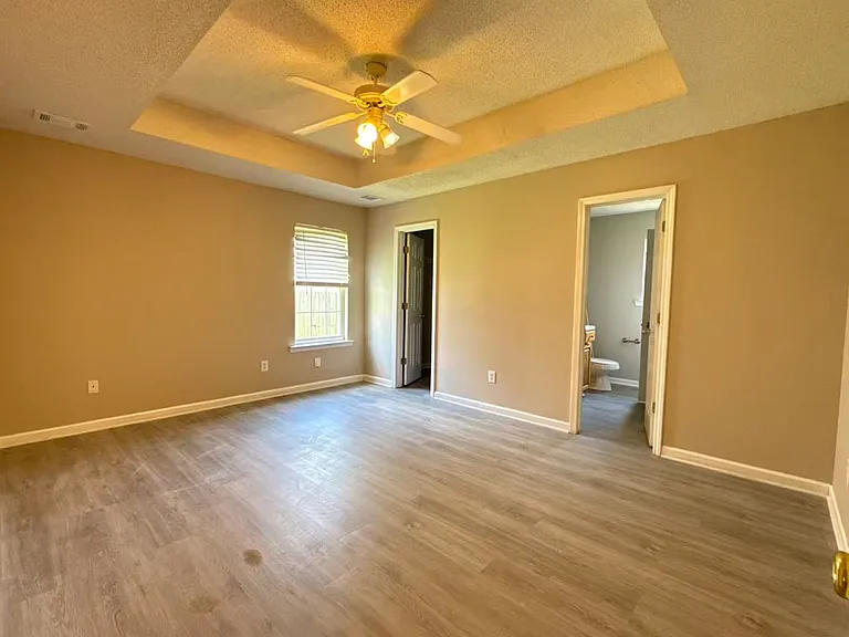 203 Camelot Pl — Photo 17