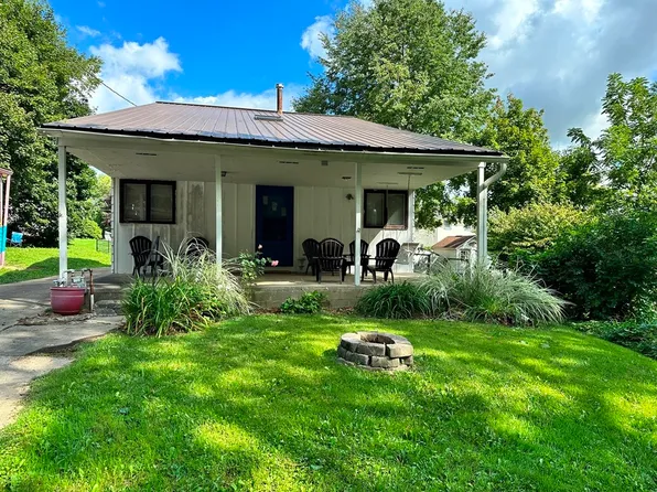 104 Pine St, Edinboro, PA 16412