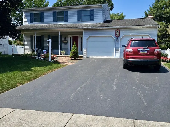 2410 Rye Cir, Mechanicsburg, PA 17055