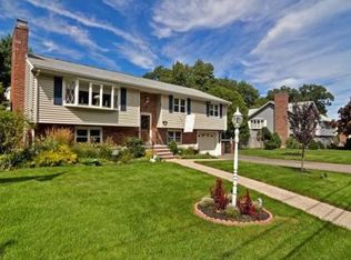 35 Independence Dr, Woburn, MA 01801