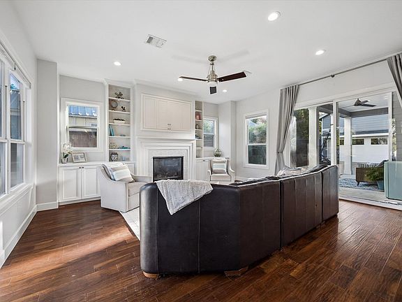5th image of 4204 Rosedale Ave