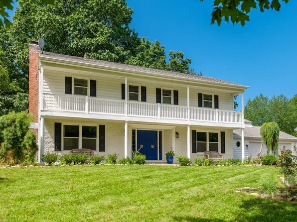 2222 Aberdeen Dr, Kalamazoo, MI 49008