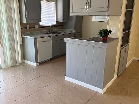 2nd image of 4293 51st St APT 4
