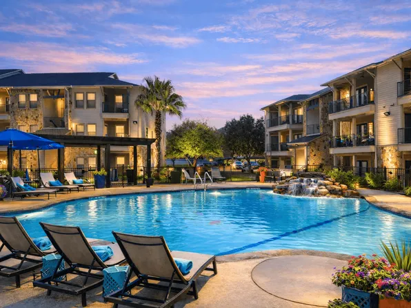 Azul Apartment Homes