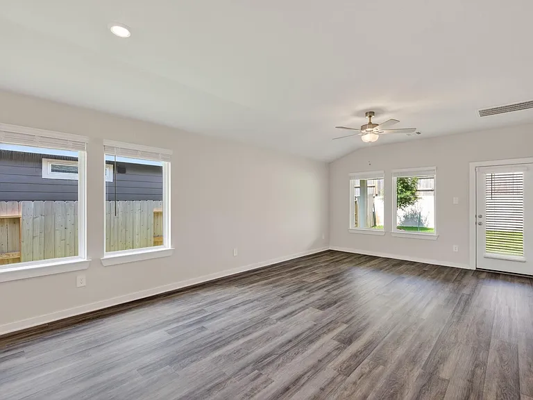 6721 Chinapkin Oak Ln — Photo 18