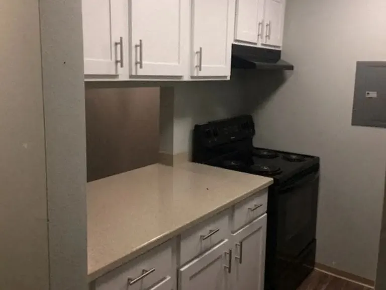 HARTFORD COURT APTS — Photo 19