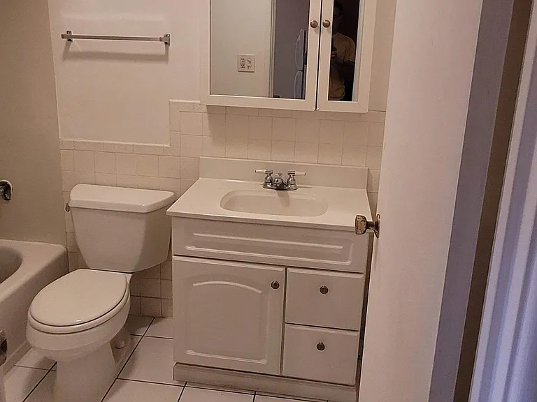 2900 N River Rd #3 — Photo 7