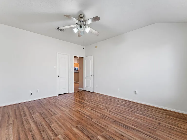 30218 Deleon Fields Dr — Photo 26