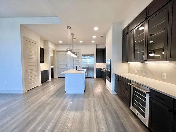 3rd image of 3331 Oak Grove Ave #1301