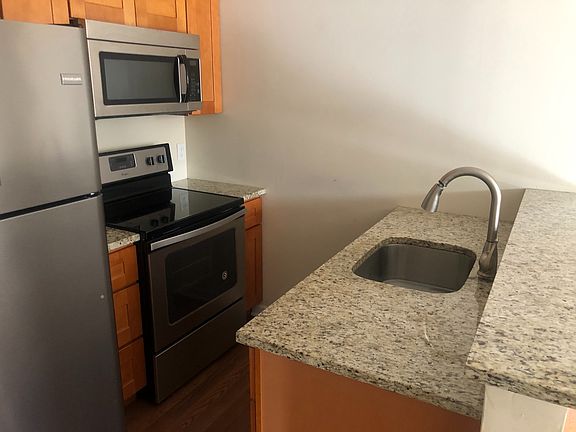 3rd image of 5279 W Jefferson St #1