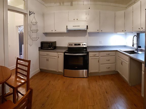 4th image of 2207 Rock St