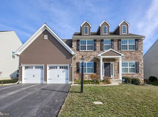 640 Warminster Ln, Lititz, PA 17543