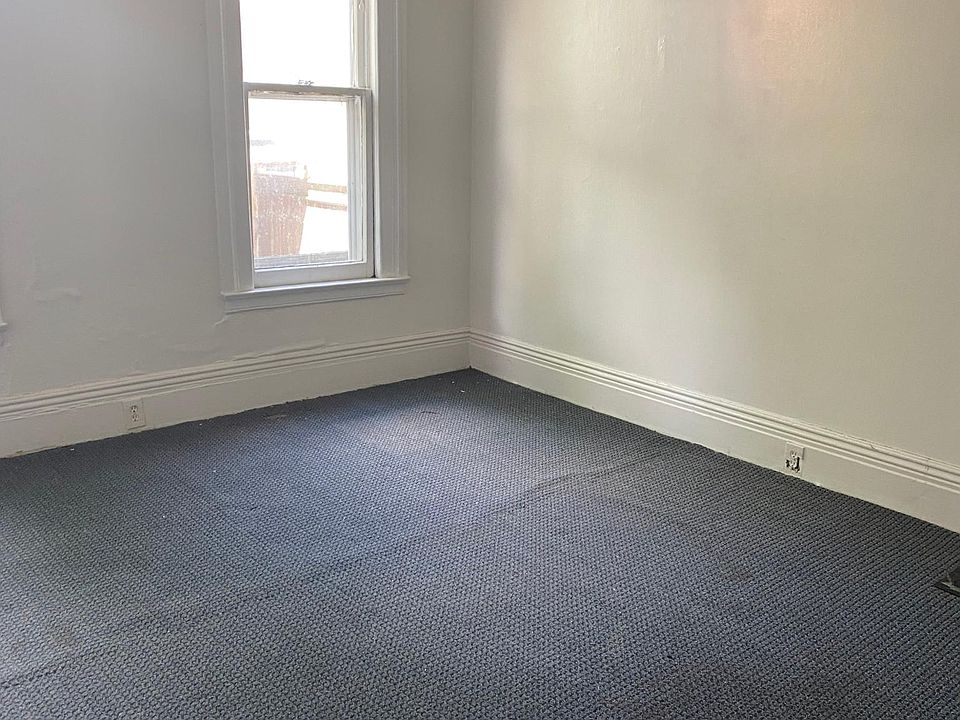 2nd image of 107 Adams St #1