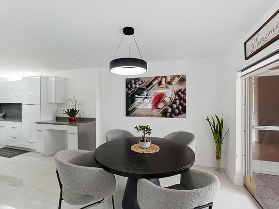 5th image of 7524 Granville Drive #201