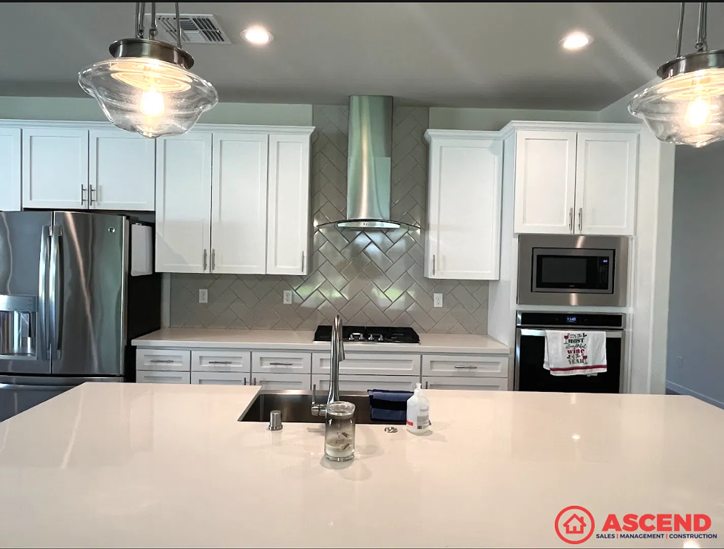 Stunning 4BD/3BA Home in Bakersfield's Desirable 93311 Solar, All Pets Welcome! — Photo 3
