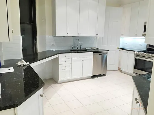 Rented by ONE Manhattan Real Estate | media 41