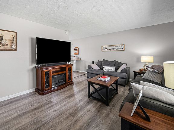 5th image of 1115 S Tanyard Rd