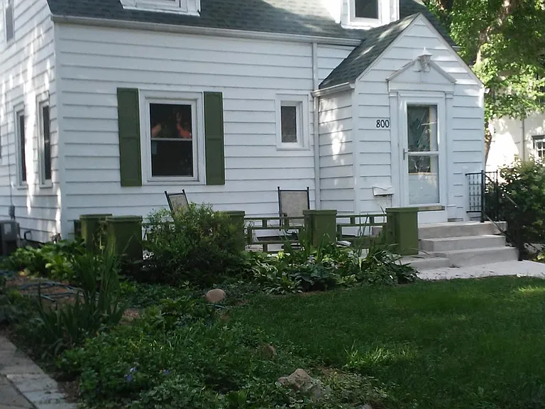 800 W White St — Photo 1