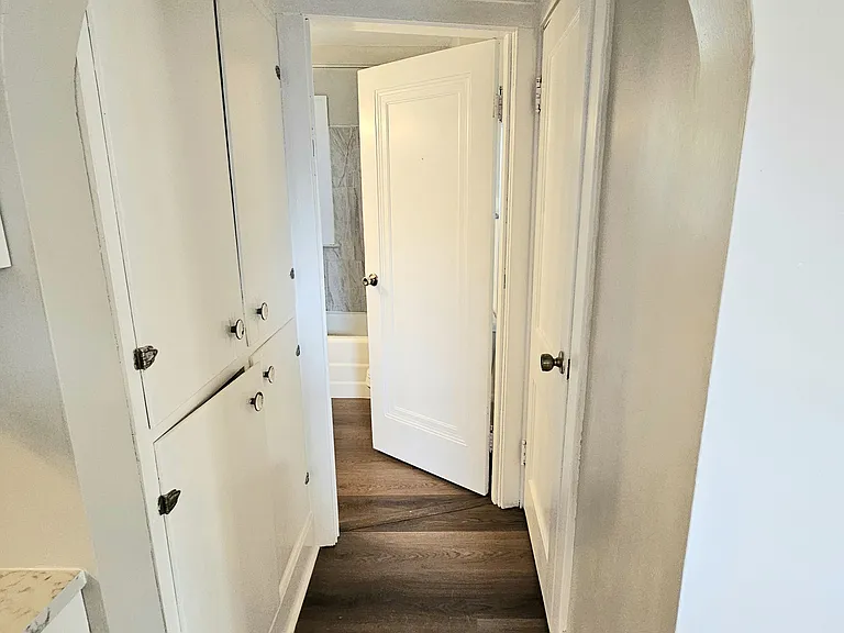867 Farnham Ave — Photo 18