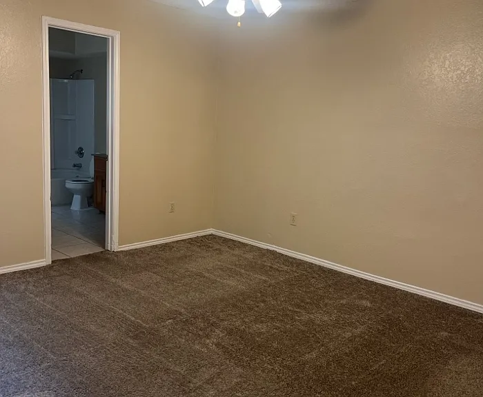 1403 Palmnold Cir E — Photo 11