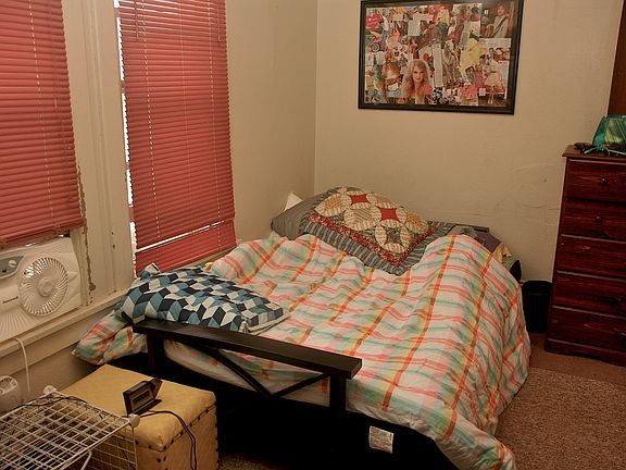 4th image of 2122 Olive St #1