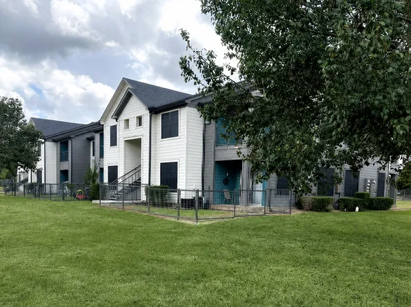 Lakeside Apartments