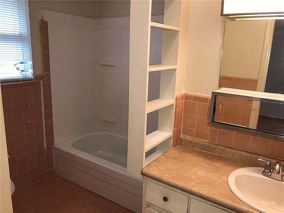 5th image of 4611 Dove Creek Way