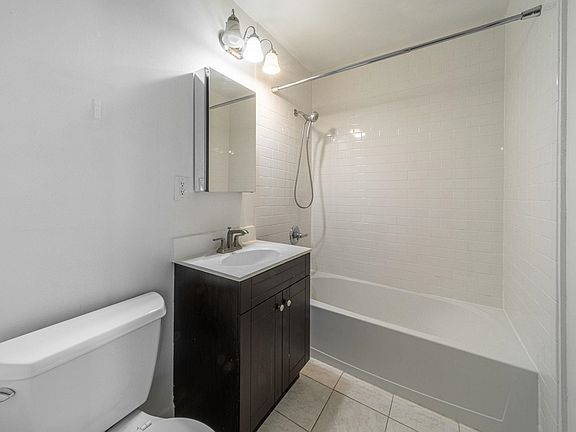 3rd image of 186 Wayne St #206D