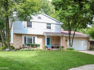 911 Clover Ct, West Bend, WI 53095