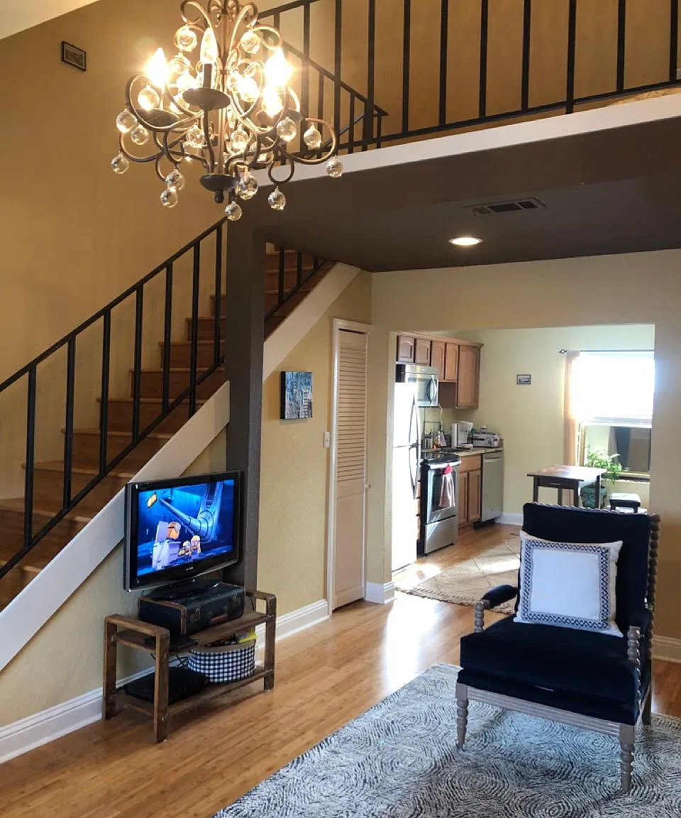 2 bed, 1017 sqft, $1,300 — Photo 2