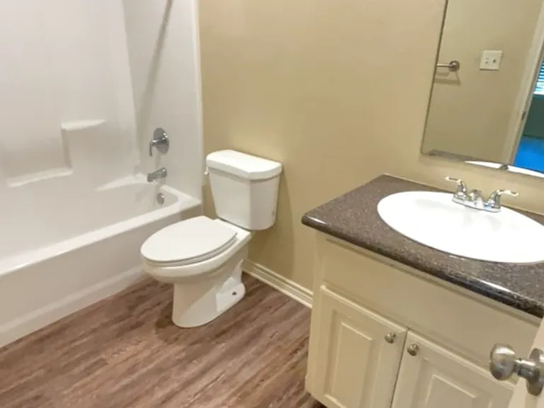606 Rockdale St #202 — Photo 7