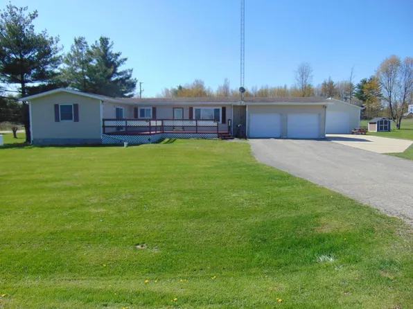62407 62nd Ave, Hartford, MI 49057