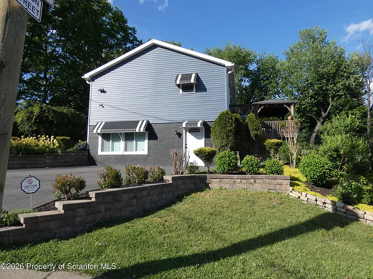 607 3rd Ave #LOWER LEV — Photo 32