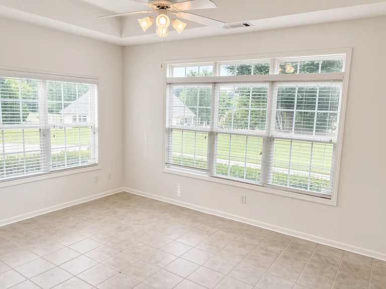 1364 Orchard Cir — Photo 9