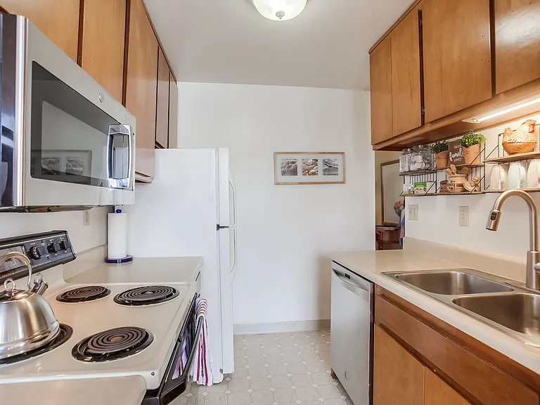 4627 Ocean Blvd #416 — Photo 17
