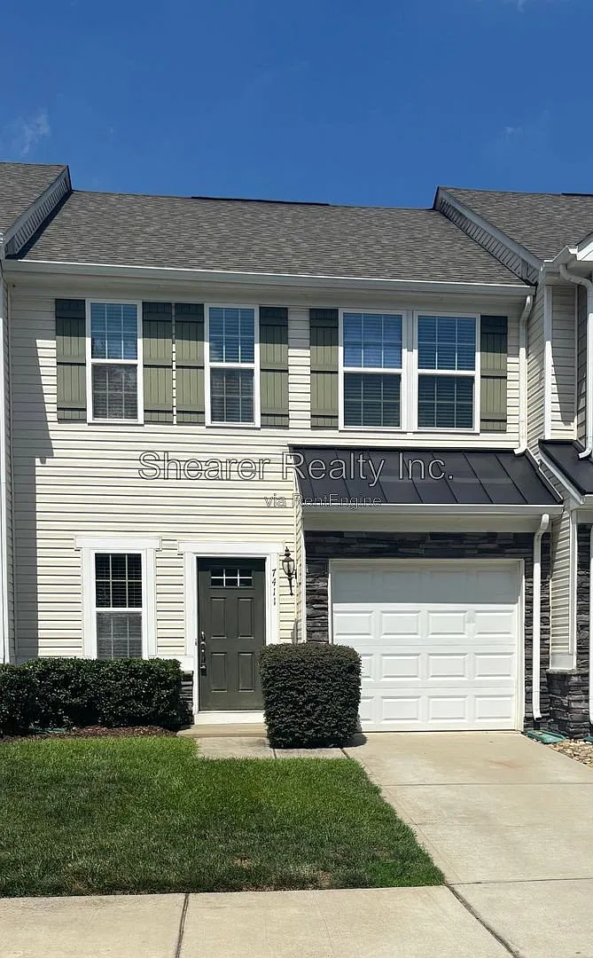 2 bed, 2.5 bath, 1415 sqft, $1,800 — Photo 1