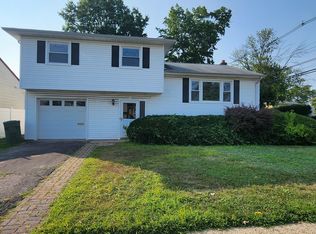 2314 Old Grove Rd, Linden, NJ 07036