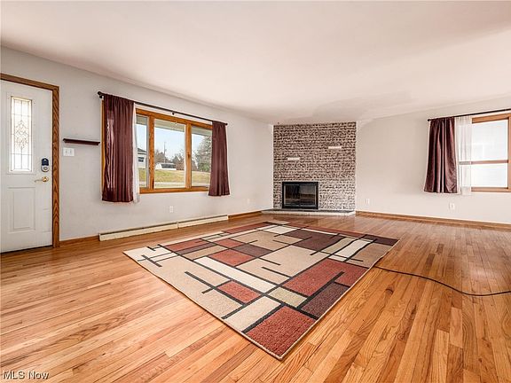 3rd image of 520 Winding Way