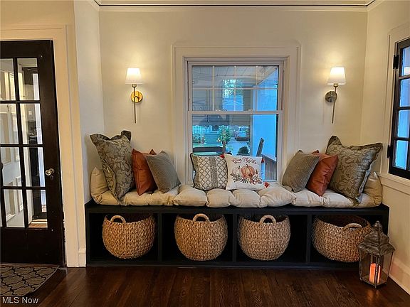 5th image of 1473 Larchmont Ave