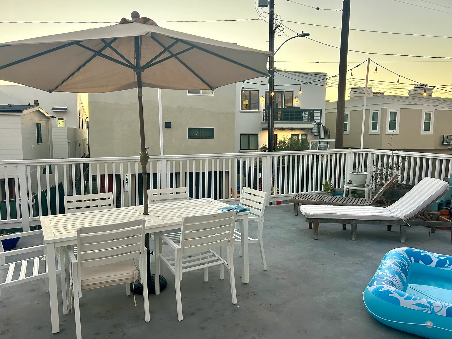 3 bed, 1000 sqft, $5,400 — Photo 2