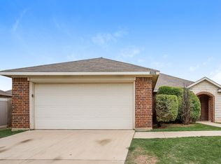 4020 Tarpon Springs Dr, Fort Worth, TX 76123