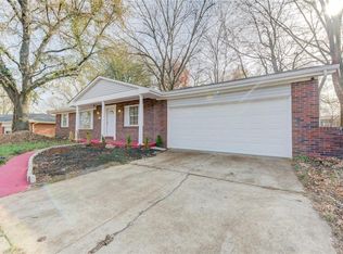 6270 Rocket Dr, Florissant, MO 63033