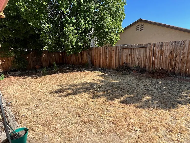 2247 Railway Cir — Photo 34