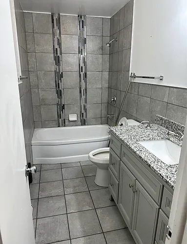 815 W Avon Ln Photo 1