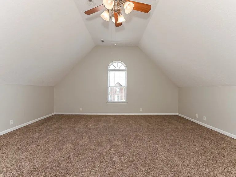 2816 Windcrest Trl — Photo 13