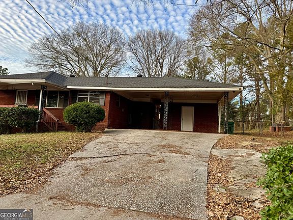 2nd image of 556 Lamar Dr