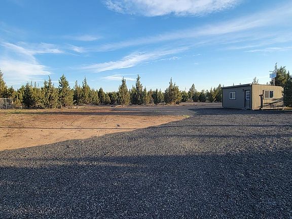5th image of 3350 SE Umatilla Loop