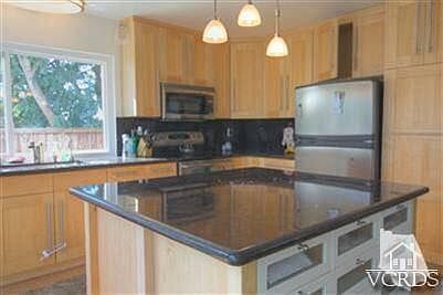 5th image of 1900 Parkwood Ct